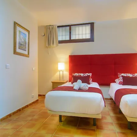 San Pedro 6 Bedroom Villa, Heated Pool, Bbq, Wifi Tatil Evi