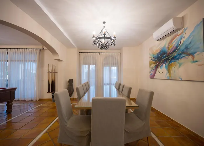 San Pedro 6 Bedroom Villa, Heated Pool, Bbq, Wifi * Marbella