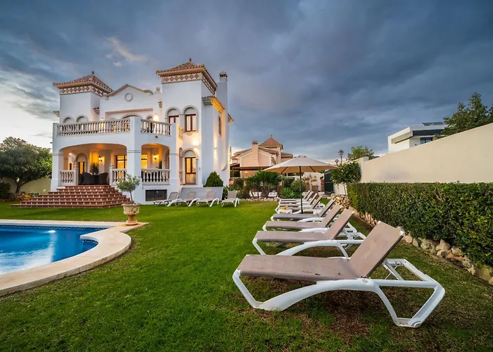 San Pedro 6 Bedroom Villa, Heated Pool, Bbq, Wifi Marbella