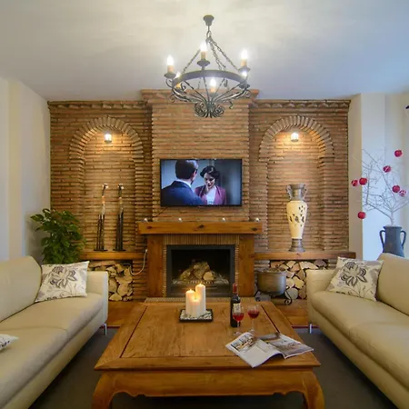 San Pedro 6 Bedroom Villa, Heated Pool, Bbq, Wifi Semesterbostad