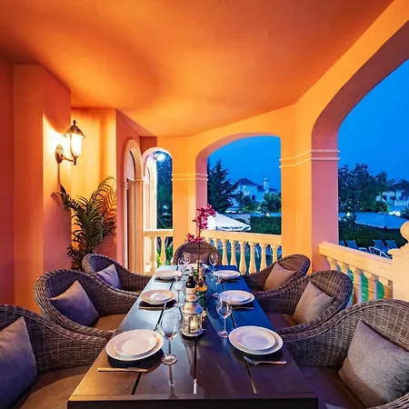 Semesterbostad San Pedro 6 Bedroom Villa, Heated Pool, Bbq, Wifi Marbella