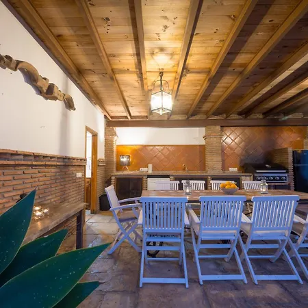 San Pedro 6 Bedroom Villa, Heated Pool, Bbq, Wifi 度假居 马尔韦利亚