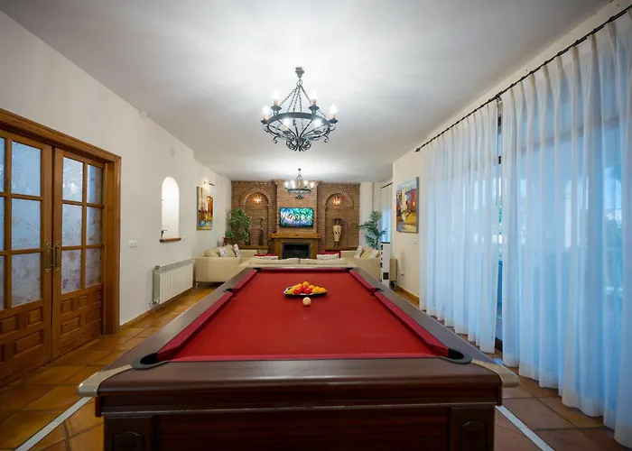 Prázdninový dům San Pedro 6 Bedroom Villa, Heated Pool, Bbq, Wifi Marbella