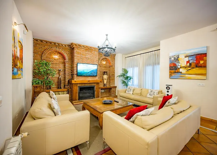 Сasa de vacaciones San Pedro 6 Bedroom Villa, Heated Pool, Bbq, Wifi *