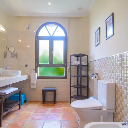 Prázdninový dům San Pedro 6 Bedroom Villa, Heated Pool, Bbq, Wifi *