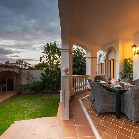 San Pedro 6 Bedroom Villa, Heated Pool, Bbq, Wifi بيت للعطل ماربيا