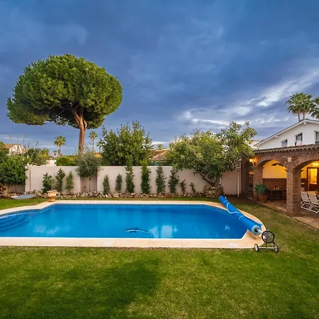 San Pedro 6 Bedroom Villa, Heated Pool, Bbq, Wifi بيت للعطل *