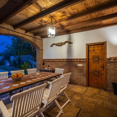 بيت للعطل San Pedro 6 Bedroom Villa, Heated Pool, Bbq, Wifi