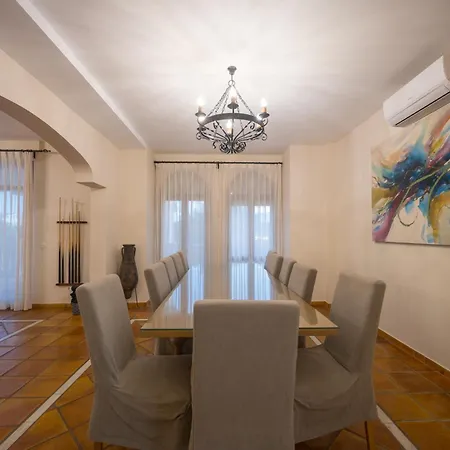 San Pedro 6 Bedroom Villa, Heated Pool, Bbq, Wifi * ماربيا