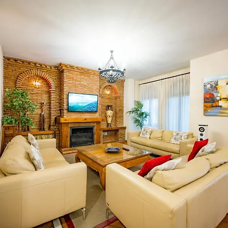 Prázdninový dům San Pedro 6 Bedroom Villa, Heated Pool, Bbq, Wifi *