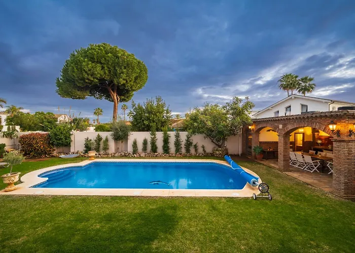 San Pedro 6 Bedroom Villa, Heated Pool, Bbq, Wifi بيت للعطل *
