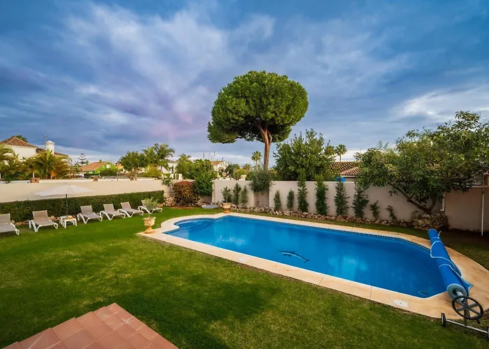 San Pedro 6 Bedroom Villa, Heated Pool, Bbq, Wifi بيت للعطل ماربيا