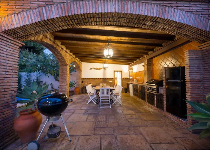 بيت للعطل San Pedro 6 Bedroom Villa, Heated Pool, Bbq, Wifi ماربيا