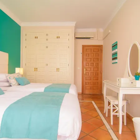 San Pedro 6 Bedroom Villa, Heated Pool, Bbq, Wifi מארבלה