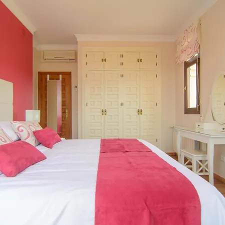 בית נופש San Pedro 6 Bedroom Villa, Heated Pool, Bbq, Wifi *