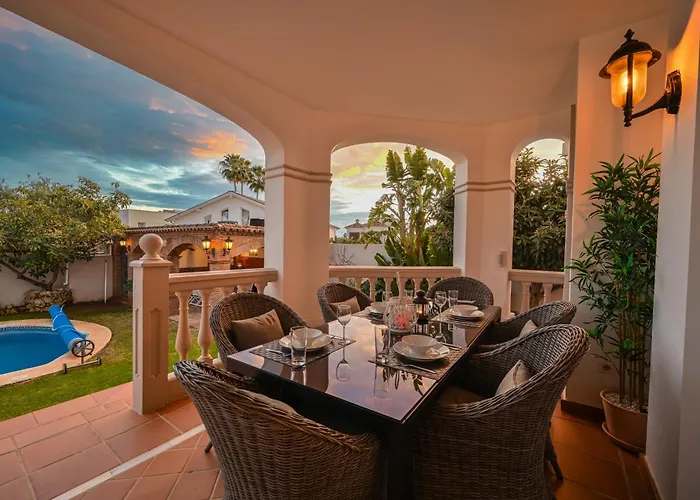 San Pedro 6 Bedroom Villa, Heated Pool, Bbq, Wifi * Marbella